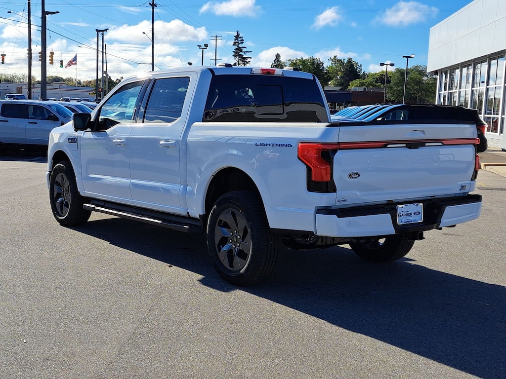 New 2025 Ford F-150 Lightning Lariat Truck