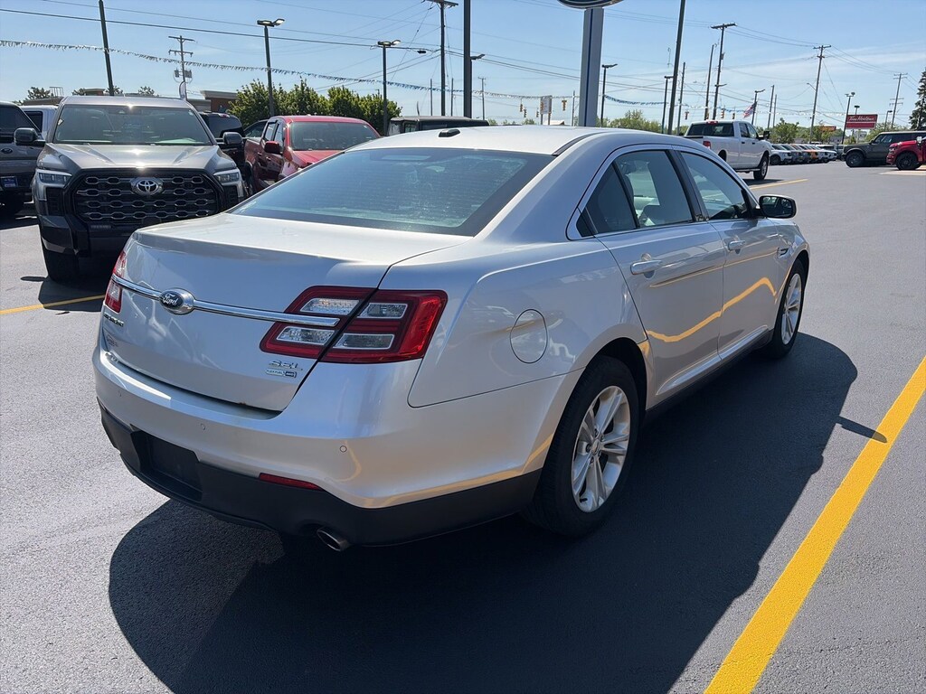 Used 2014 Ford Taurus SEL Sedan