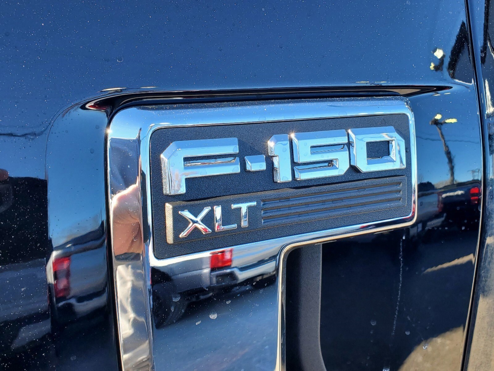 2025 Ford F-150 XLT photo 4
