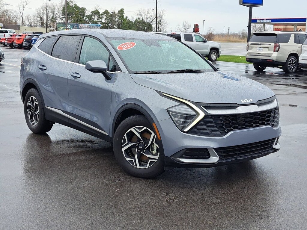 Used 2025 Kia Sportage LX SUV