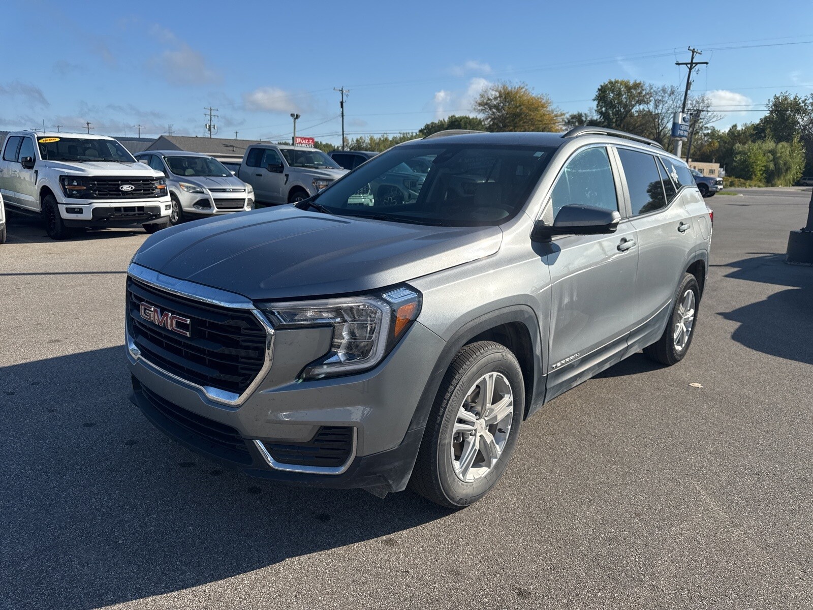 2024 Gmc Terrain SLE photo 2