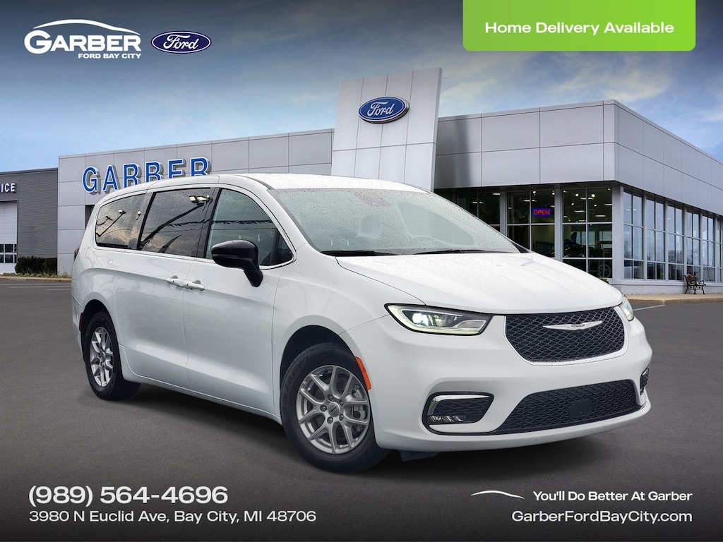Used 2025 Chrysler Pacifica Select Van Passenger Van