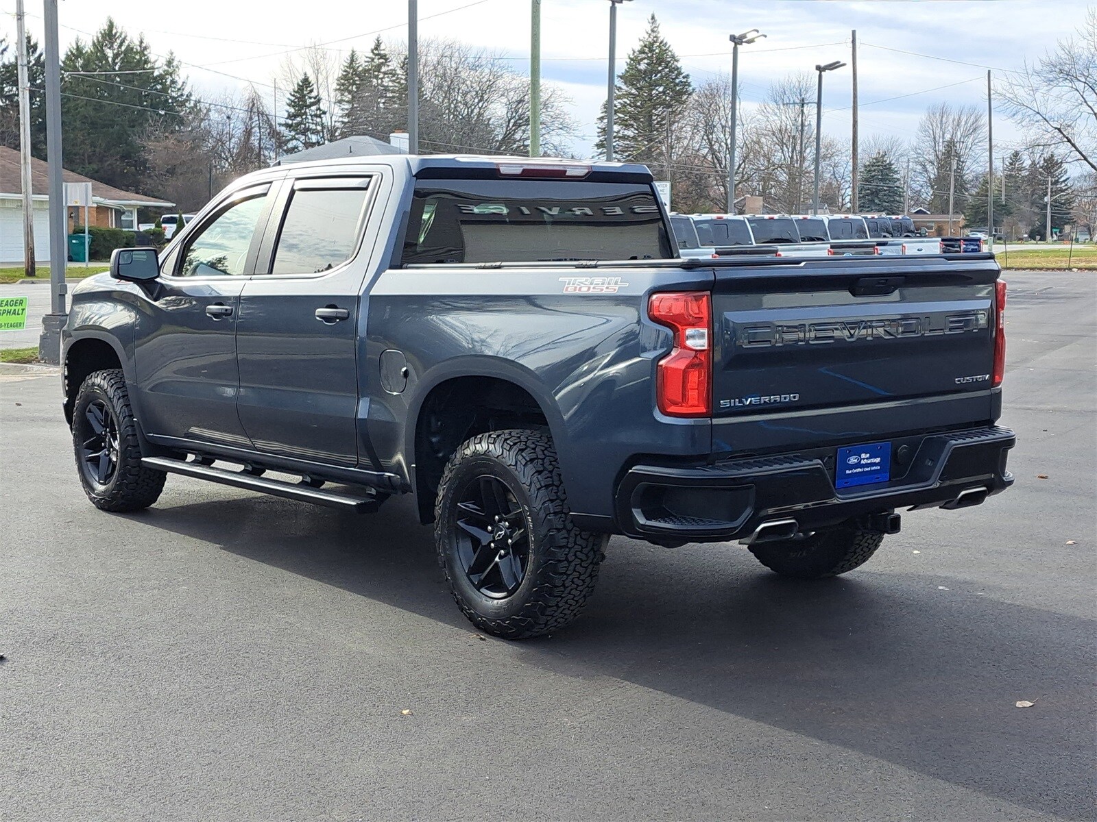 2021 Chevrolet Silverado 1500 Custom Trail Boss photo 2