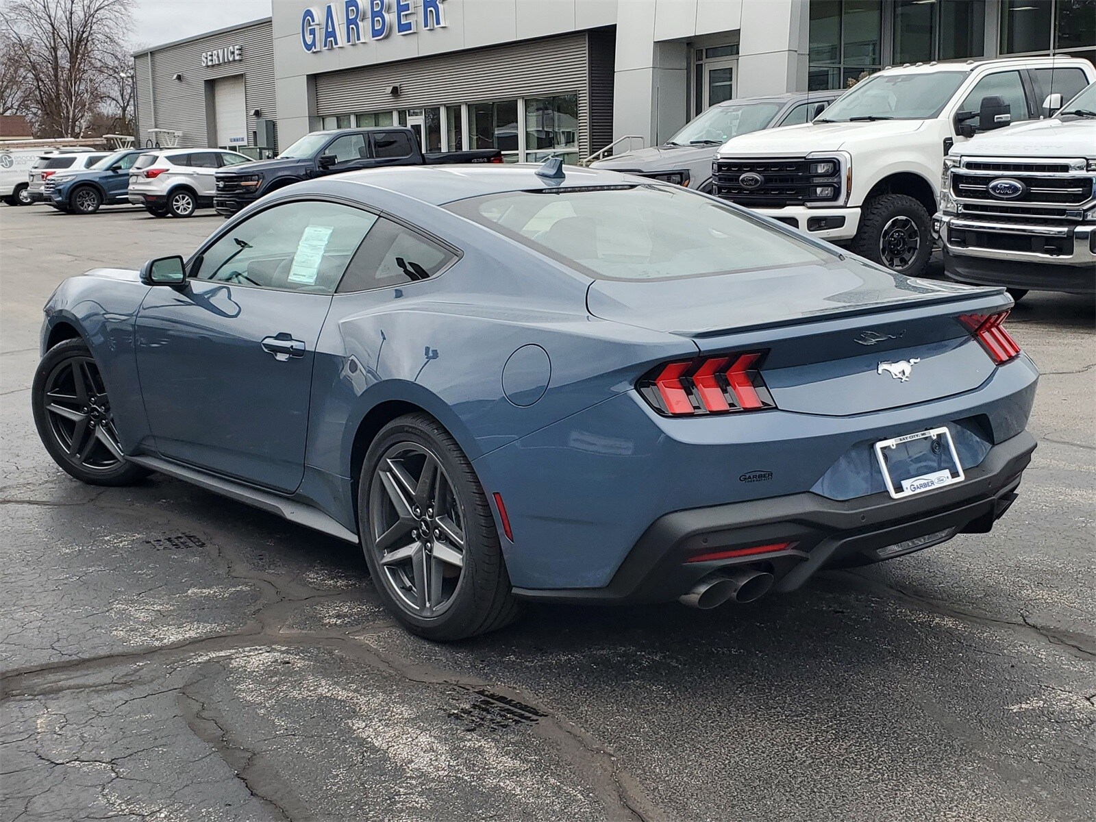 2025 Ford Mustang EcoBoost Premium photo 3