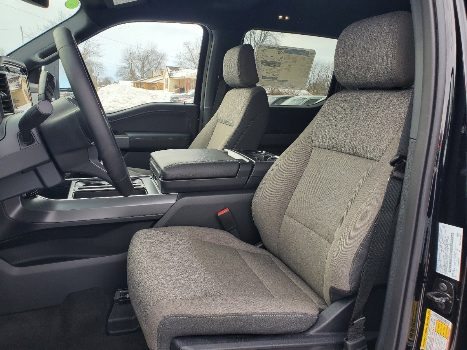 2025 Ford F-150 XLT photo 4
