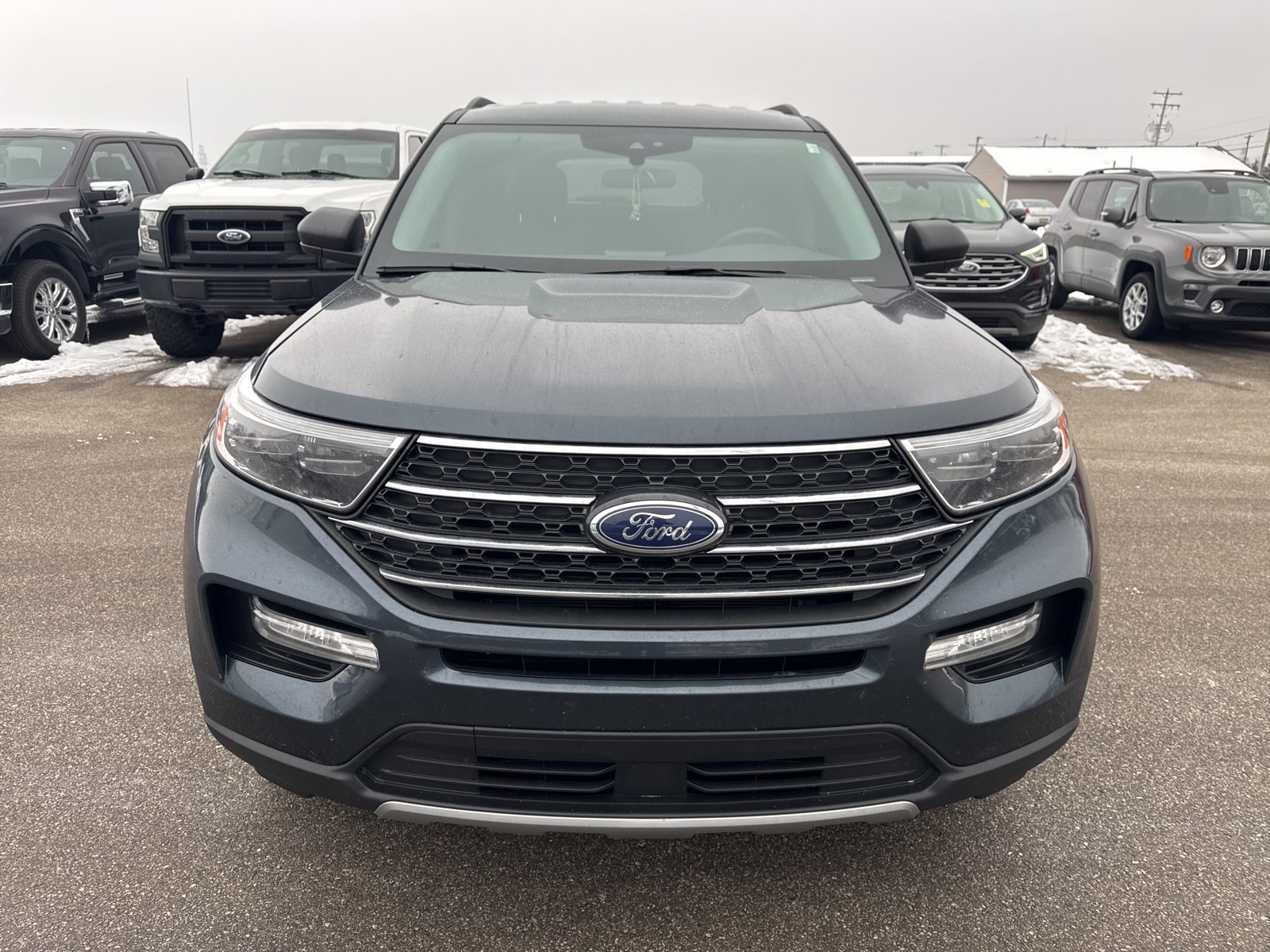 2023 Ford Explorer XLT's photo