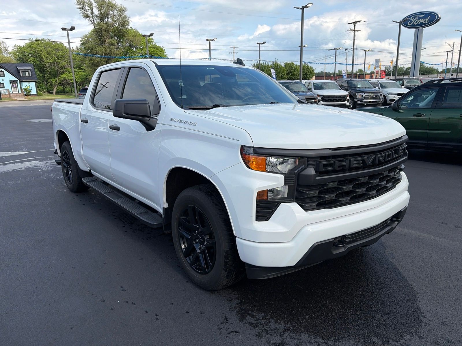 2023 Chevrolet Silverado 1500 Custom 4X4 Crew Cab Short Box's photo