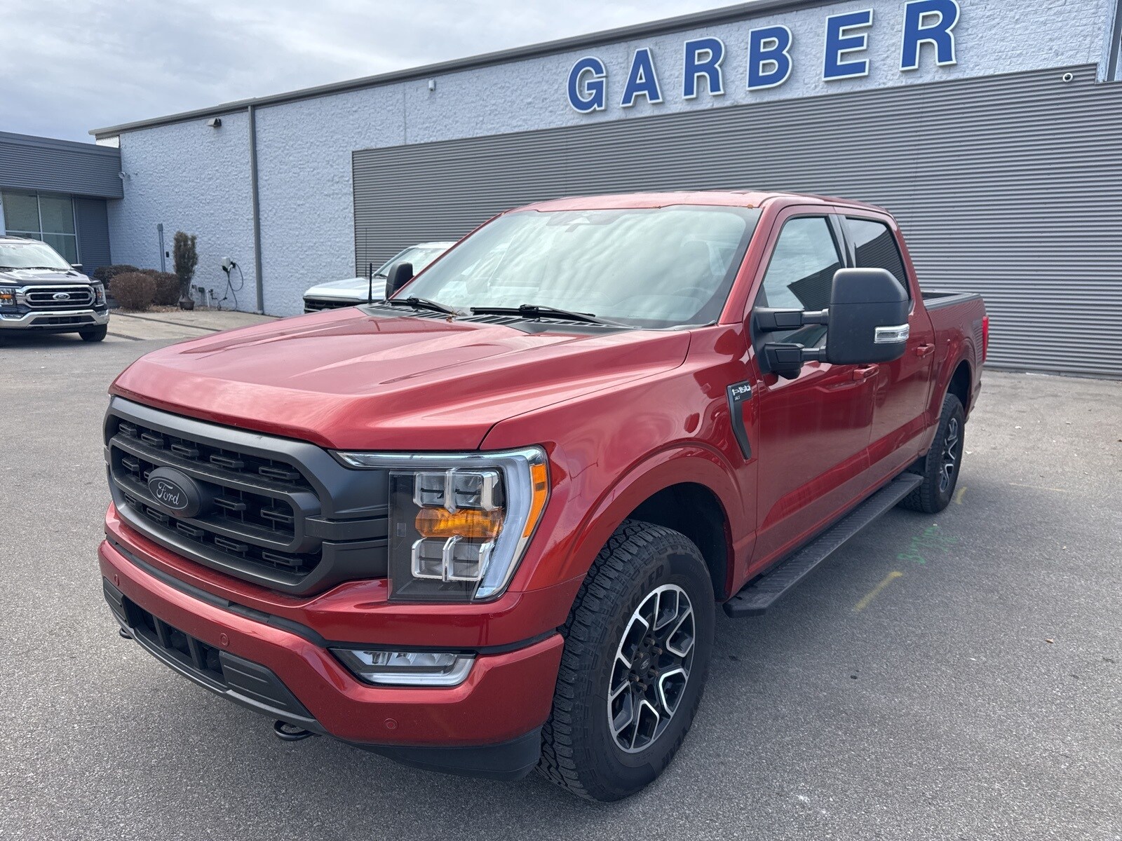 2023 Ford F-150 XLT photo 2