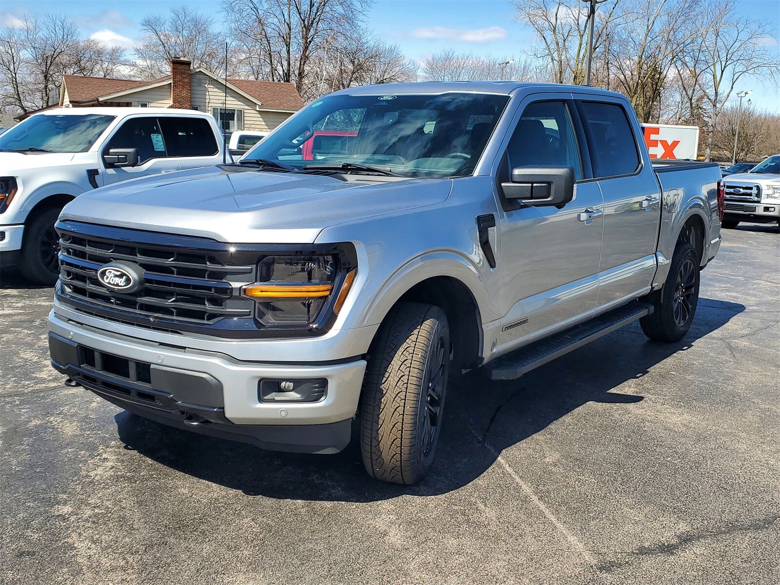 2025 Ford F-150 XLT photo 4