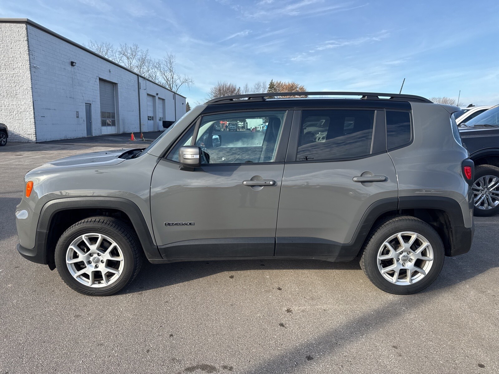 2021 Jeep Renegade Limited photo 2
