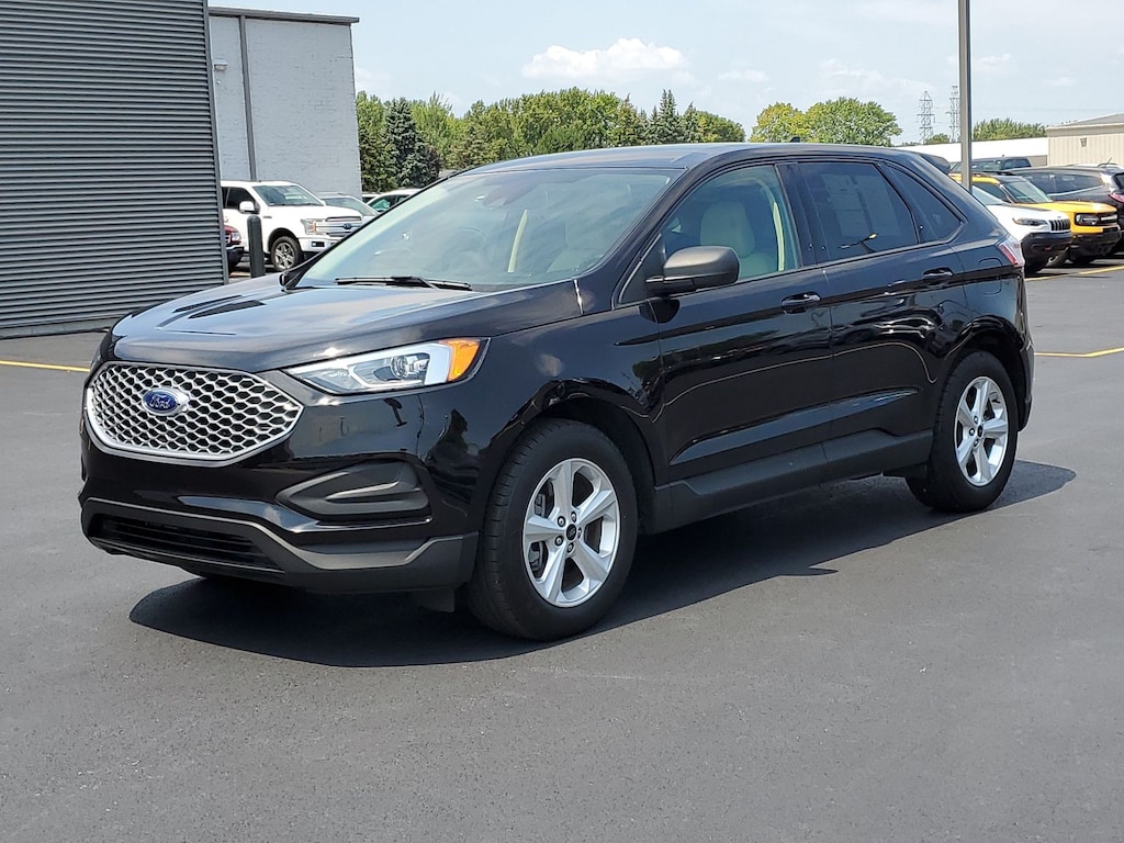 Used 2024 Ford Edge SE SUV