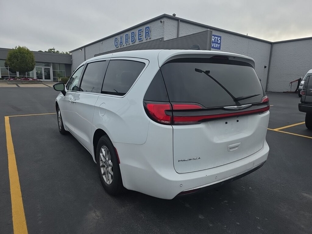 Used 2024 Chrysler Pacifica Touring L Van Passenger Van