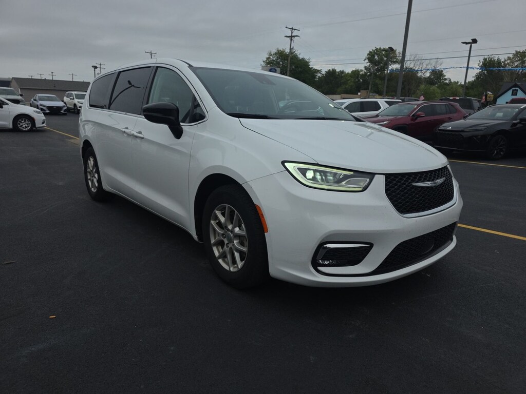 Used 2024 Chrysler Pacifica Touring L Van Passenger Van