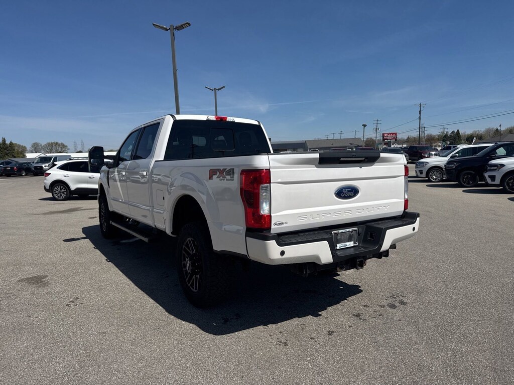 Used 2019 Ford F-250SD Lariat Truck Crew Cab