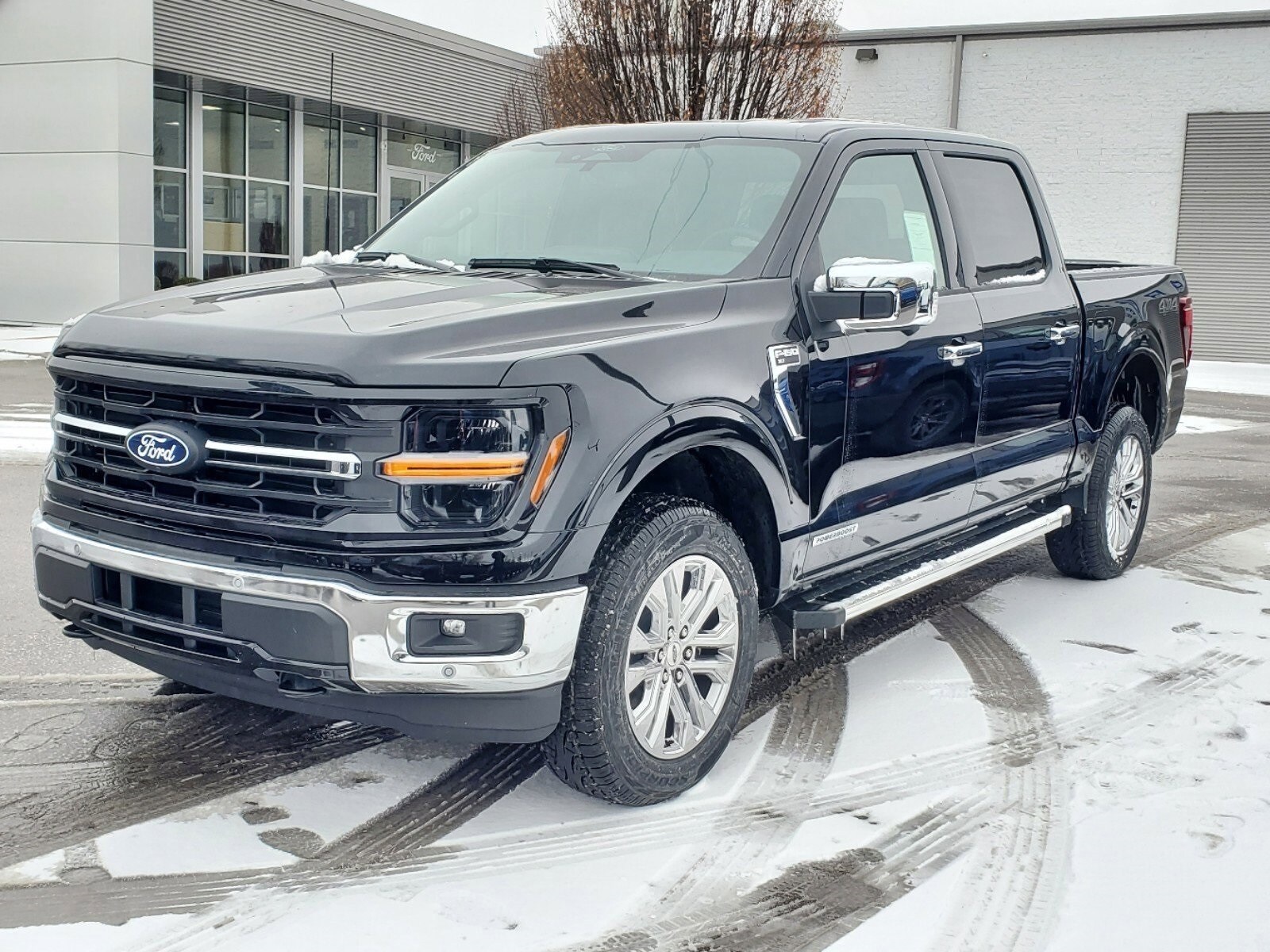 2025 Ford F-150 XLT photo 4
