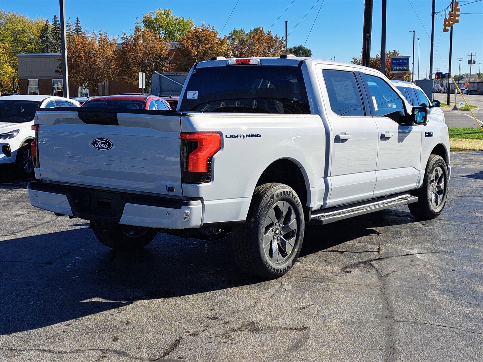 2025 Ford F-150 Lightning photo 4