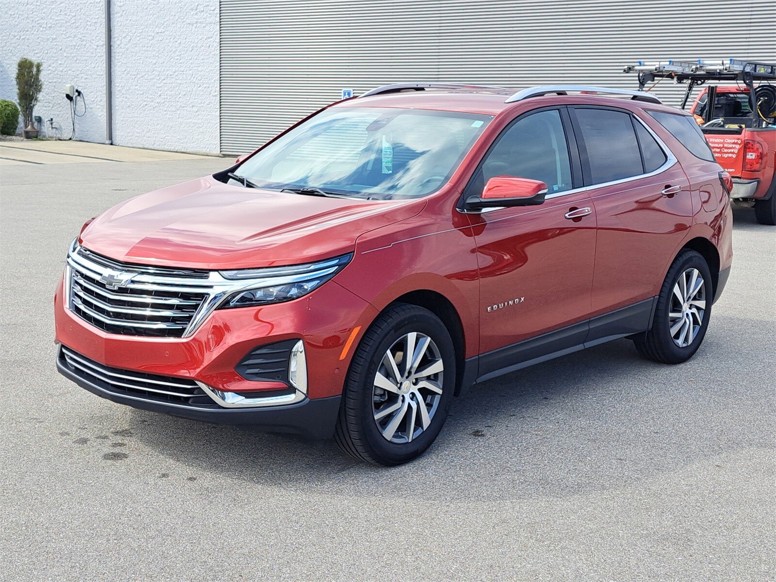 2023 Chevrolet Equinox Premier photo 2