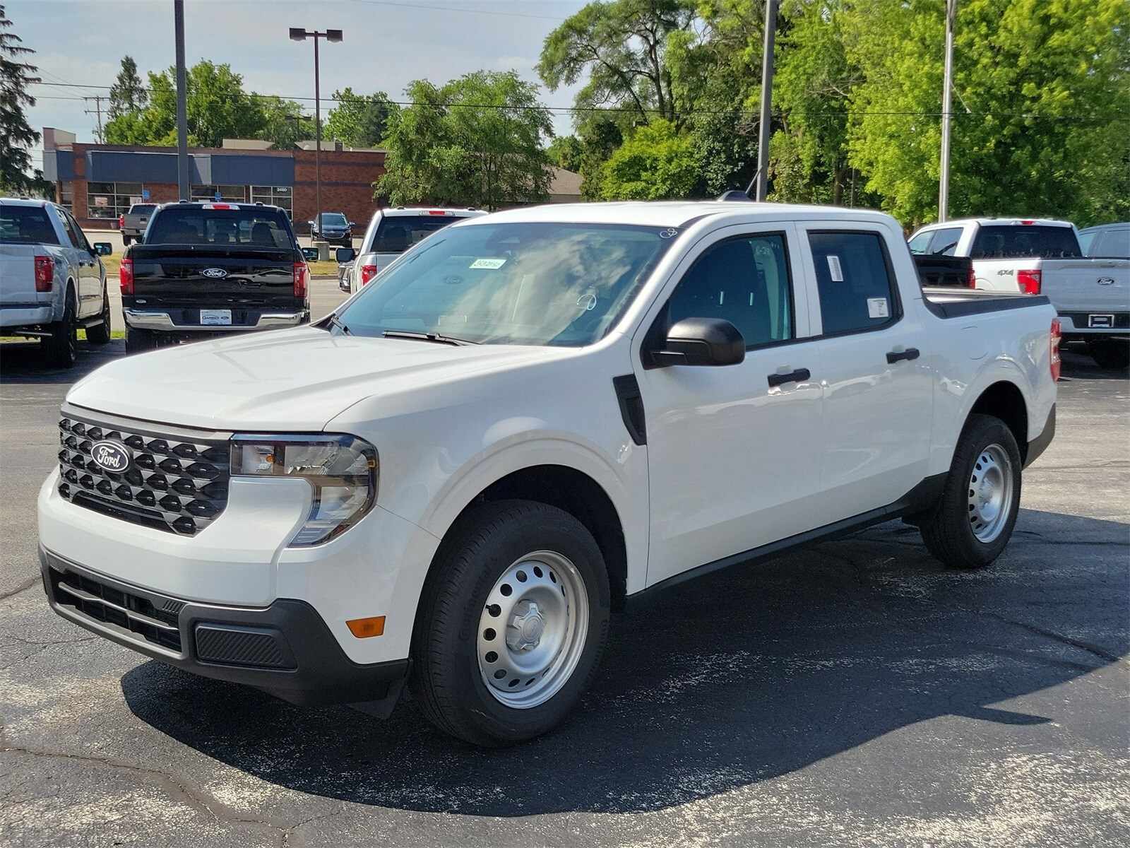 2025 Ford Maverick XL photo 2