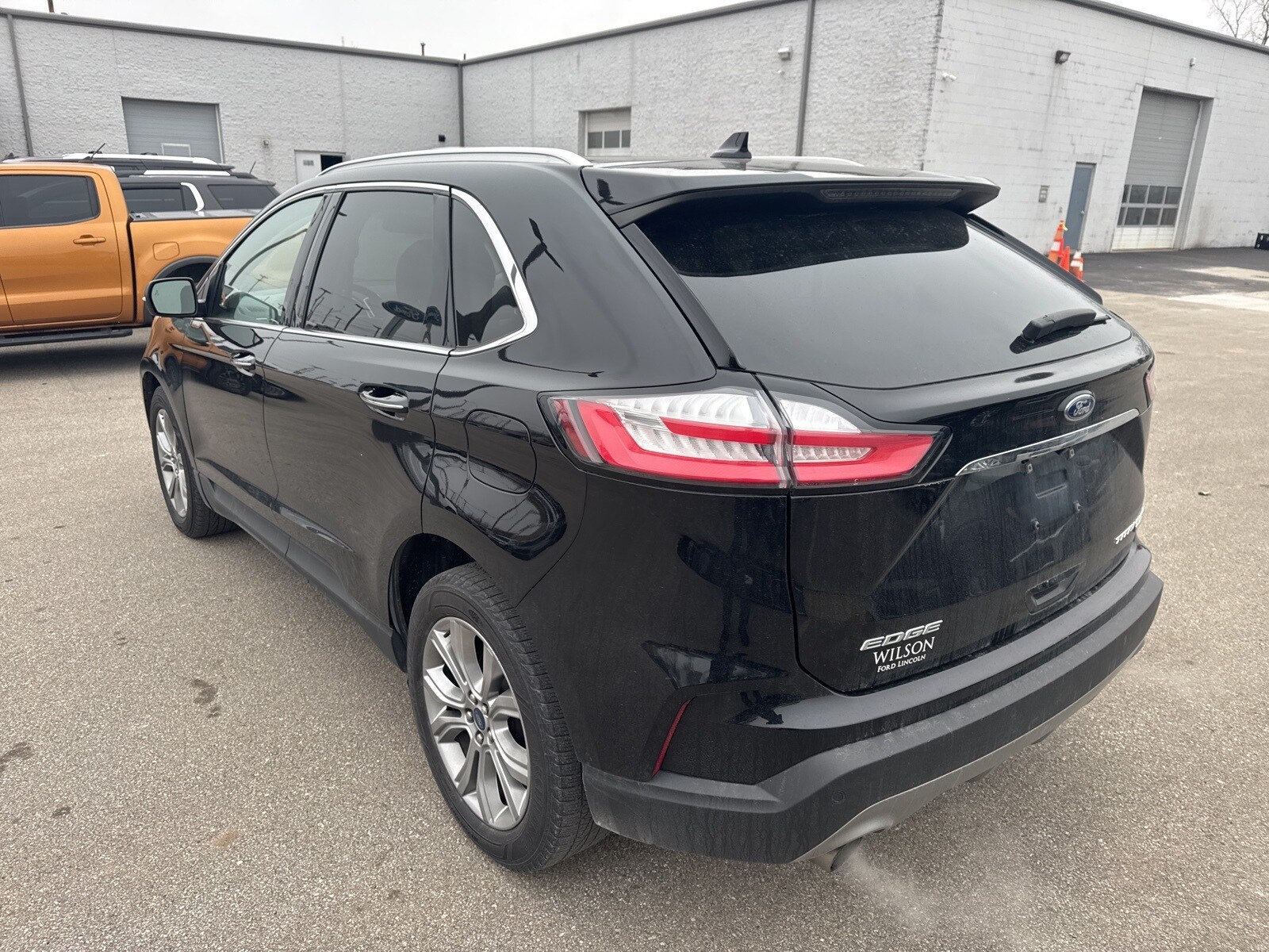 2019 Ford Edge Titanium photo 4