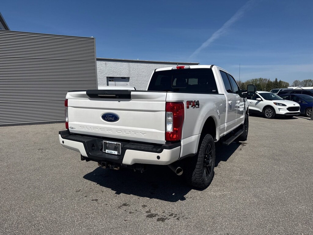 Used 2019 Ford F-250SD Lariat Truck Crew Cab