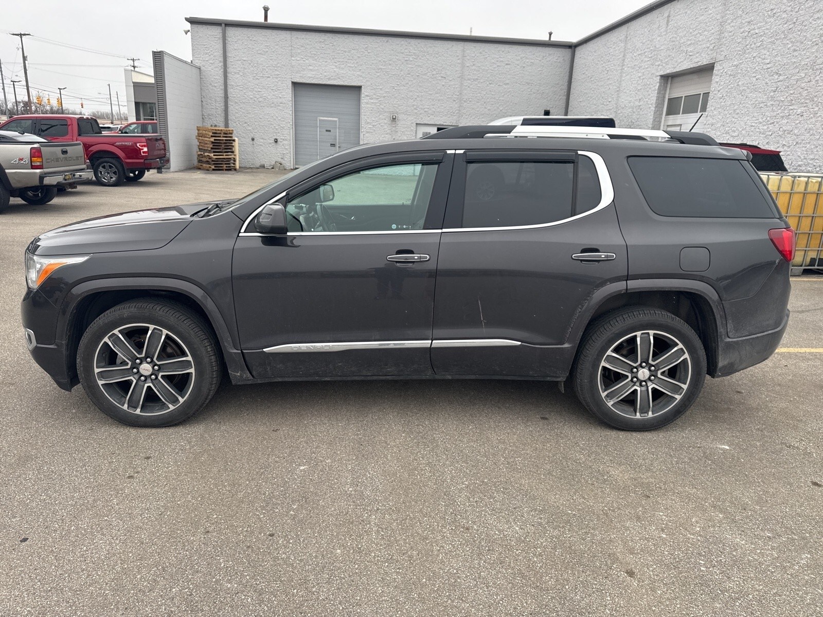 2017 Gmc Acadia Denali photo 2