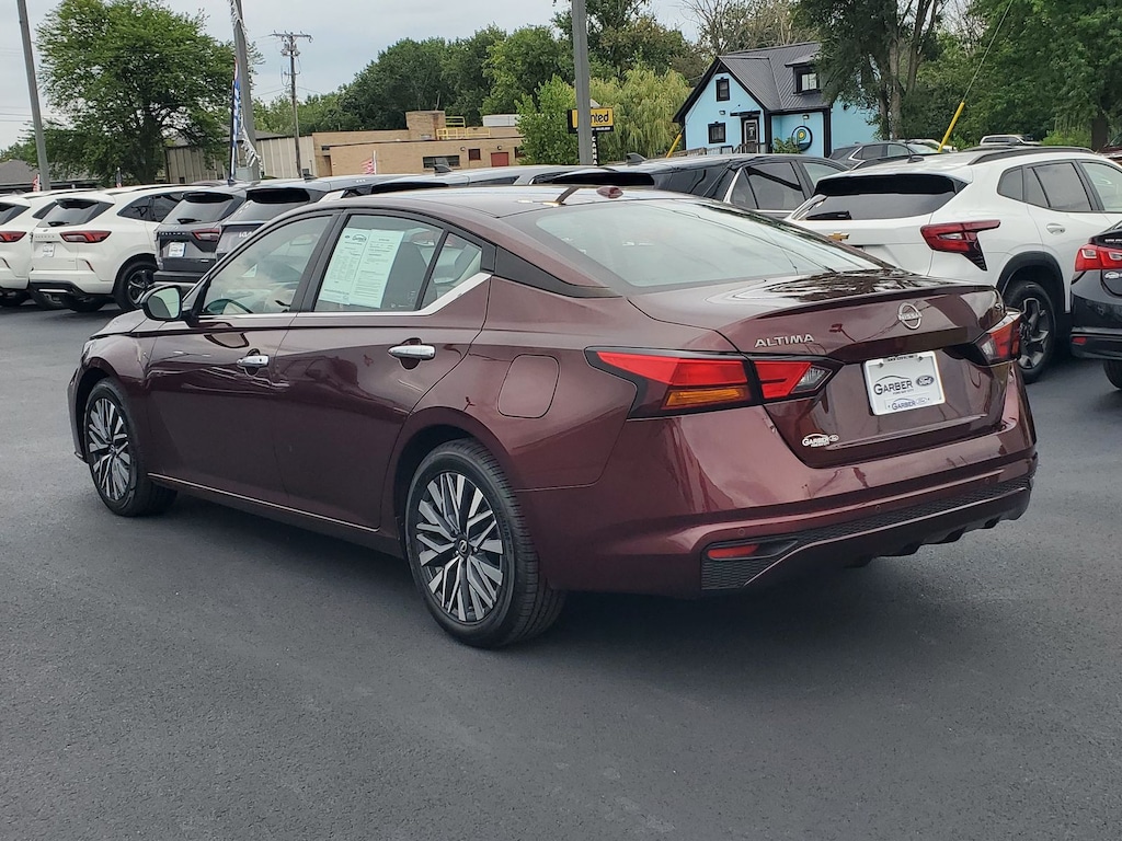 Used 2024 Nissan Altima 2.5 SV Sedan
