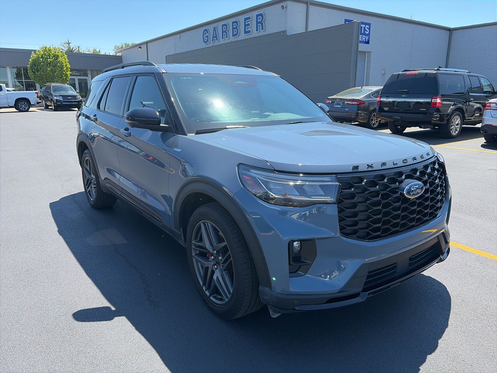 2025 Ford Explorer ST-LINE 4WD (PL535)'s photo