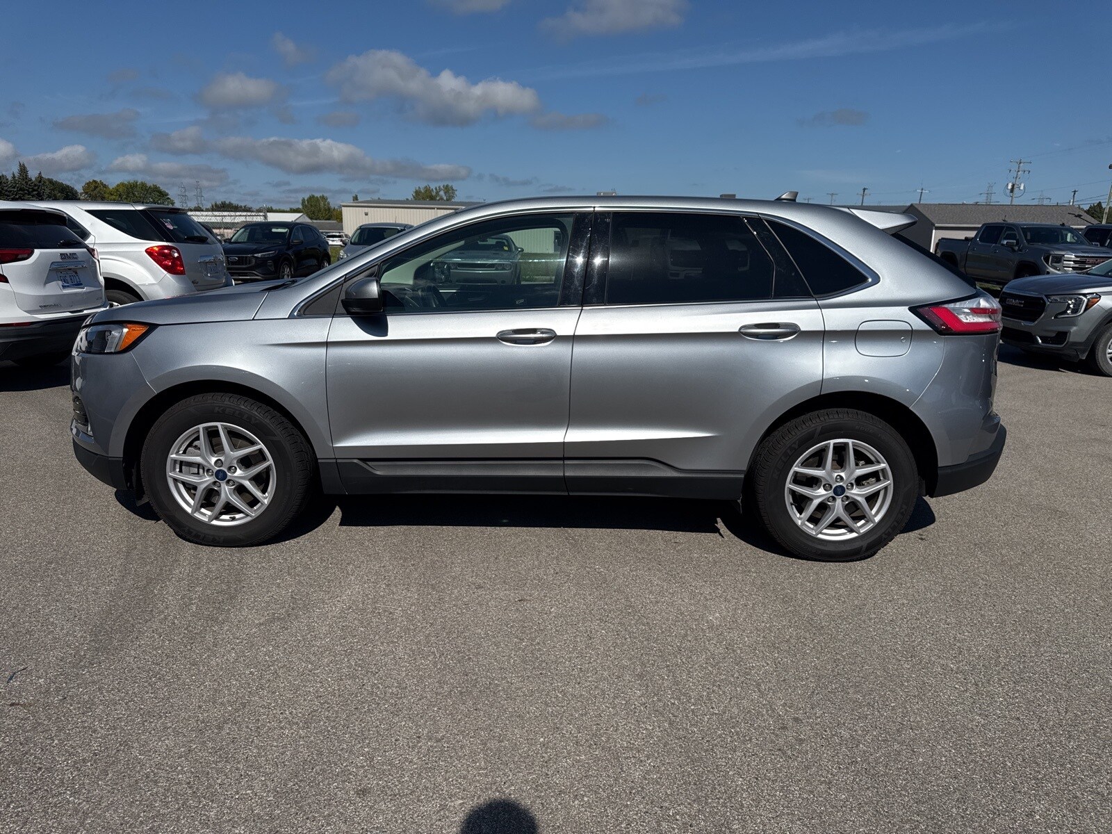 2022 Ford Edge SEL photo 3