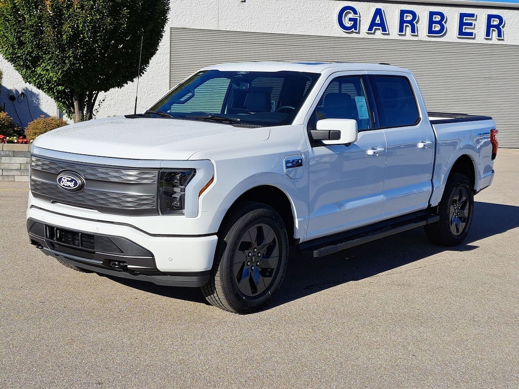 New 2025 Ford F-150 Lightning Lariat Truck