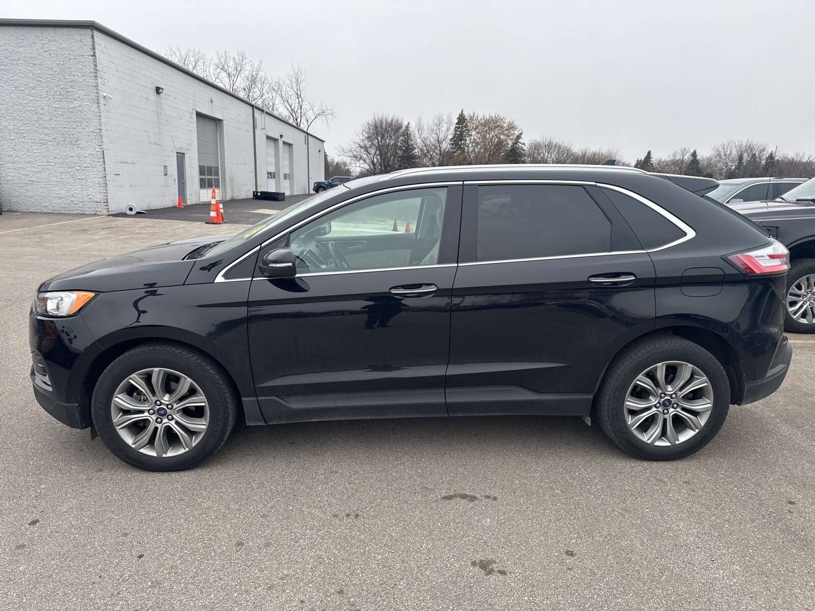 2019 Ford Edge Titanium photo 3