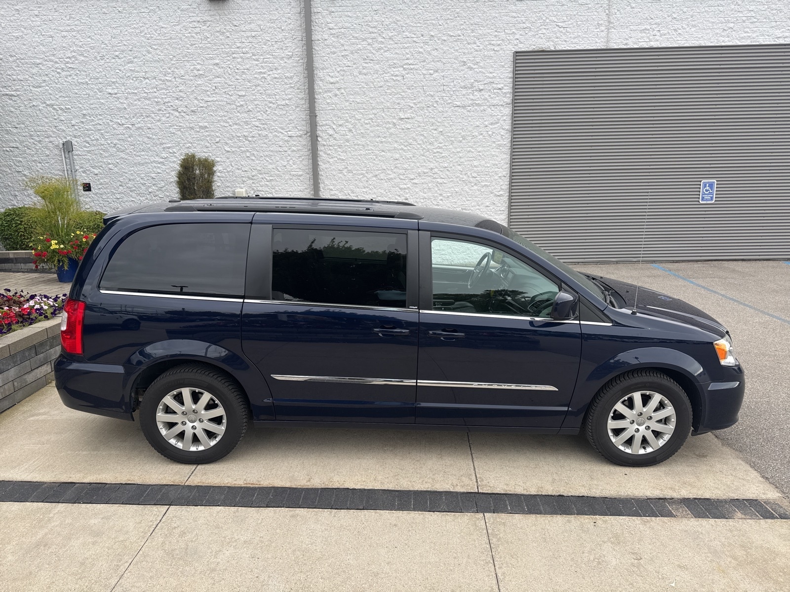 Used 2014 Chrysler Town & Country Touring with VIN 2C4RC1BG2ER329844 for sale in Bay City, MI