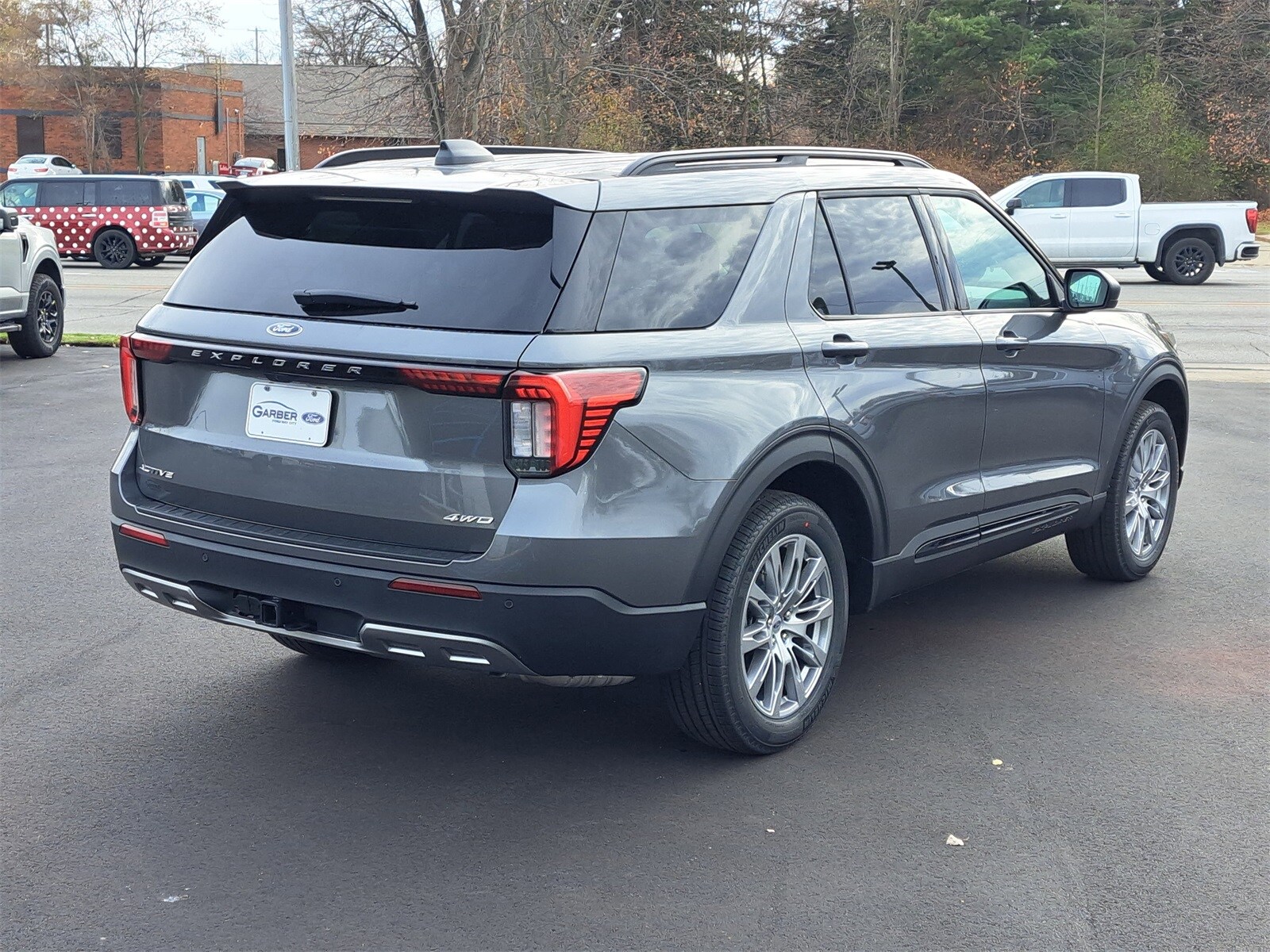 2026 Ford Explorer photo 3