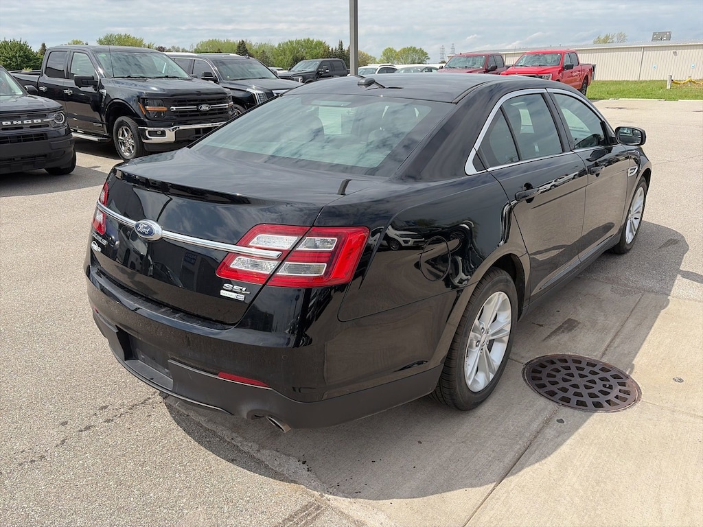 Used 2018 Ford Taurus SEL Sedan
