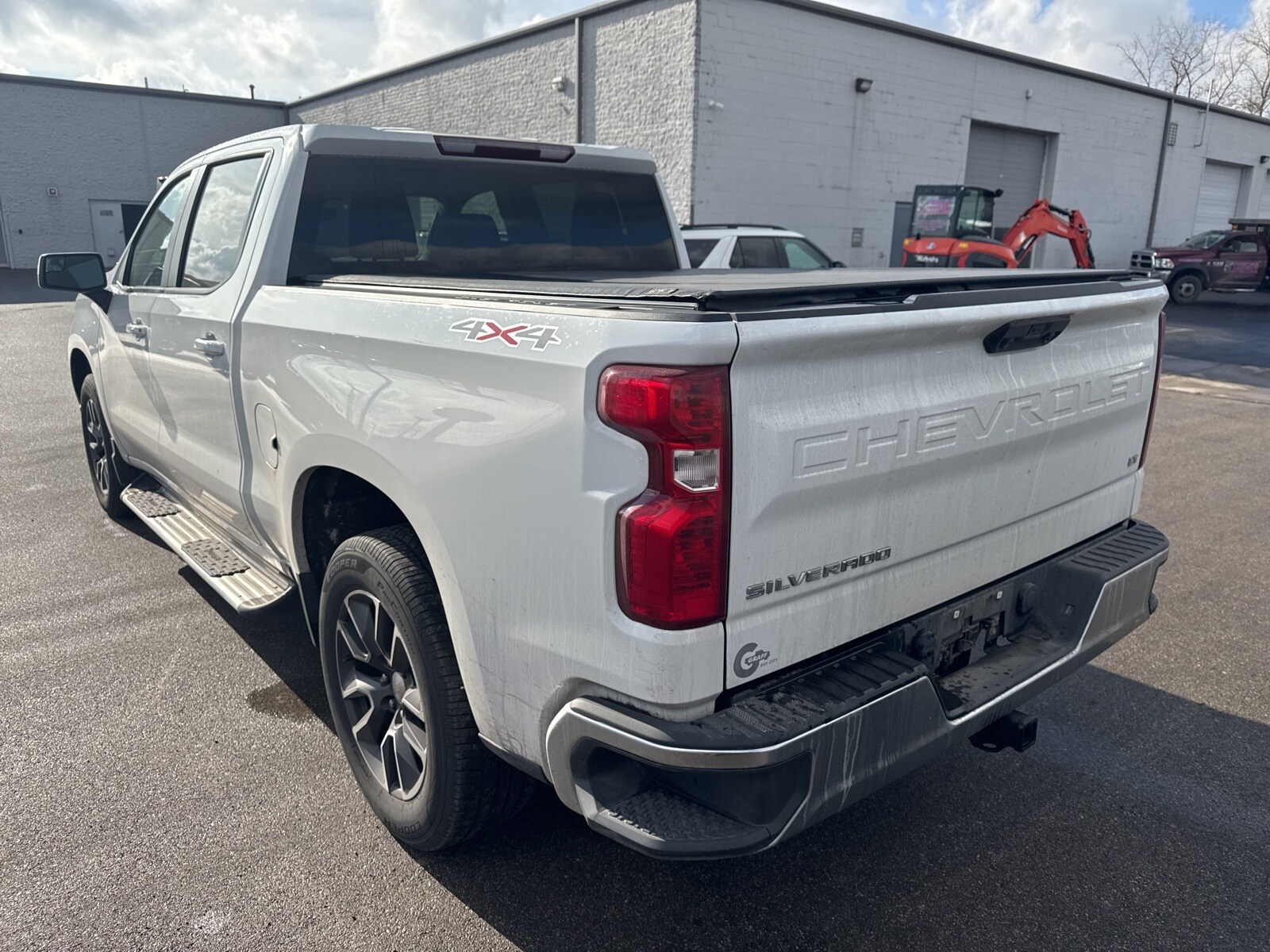 2022 Chevrolet Silverado 1500 LT photo 4