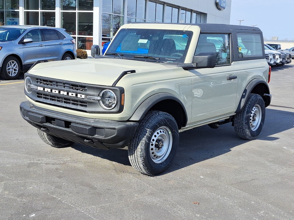 New 2025 Ford Bronco Base SUV