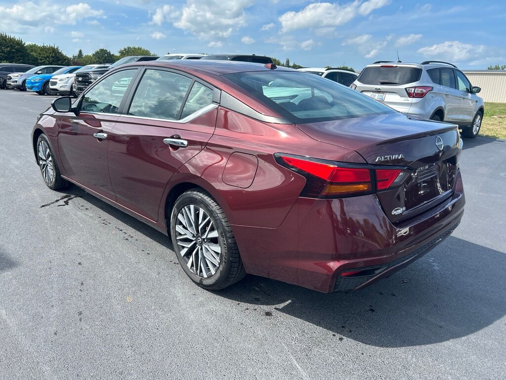 Used 2024 Nissan Altima 2.5 SV Sedan