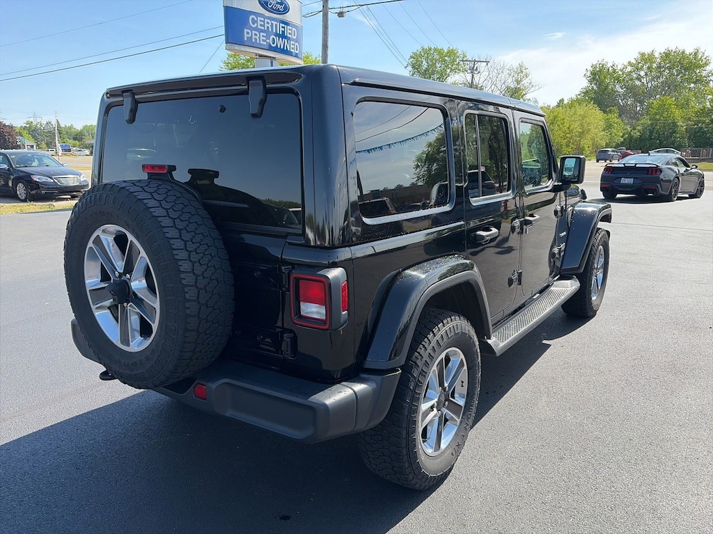 Used 2018 Jeep Wrangler Unlimited Sahara SUV