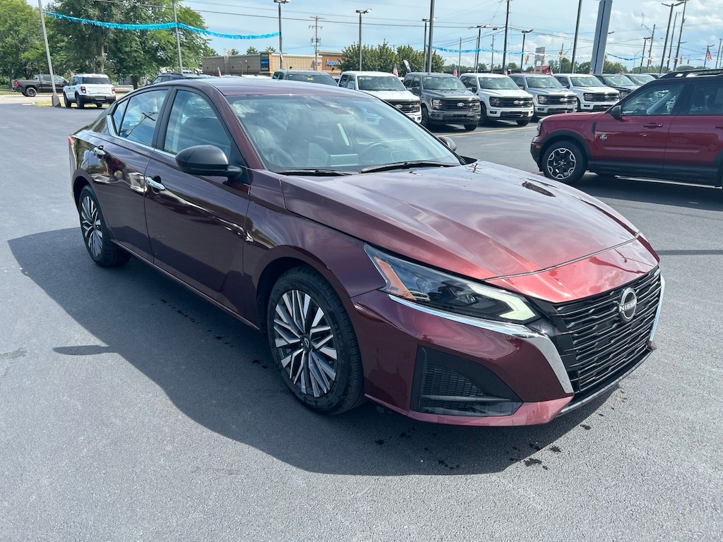 Used 2024 Nissan Altima 2.5 SV Sedan
