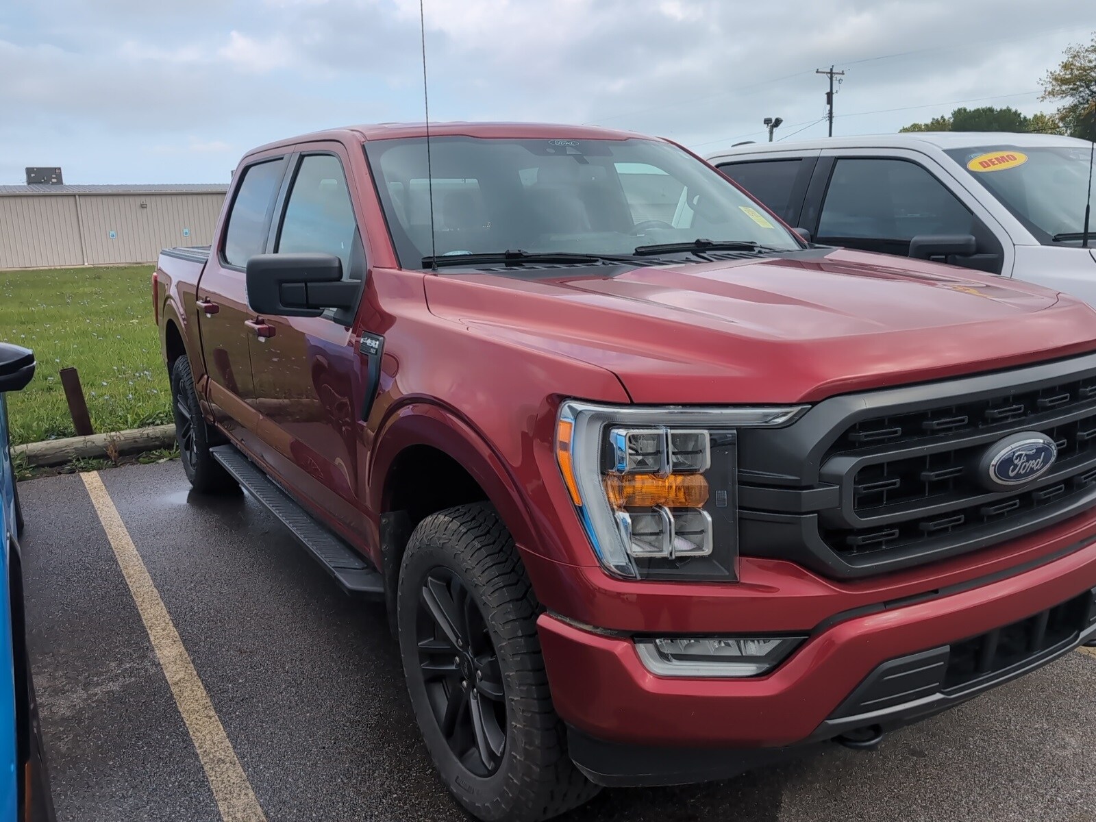 2021 Ford F-150 XLT photo 2