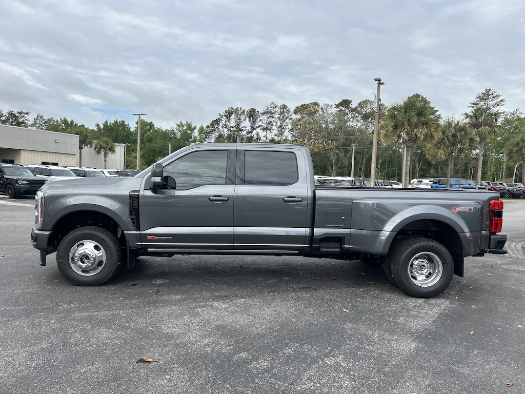 New 2026 Ford F-350 Platinum Truck Crew Cab