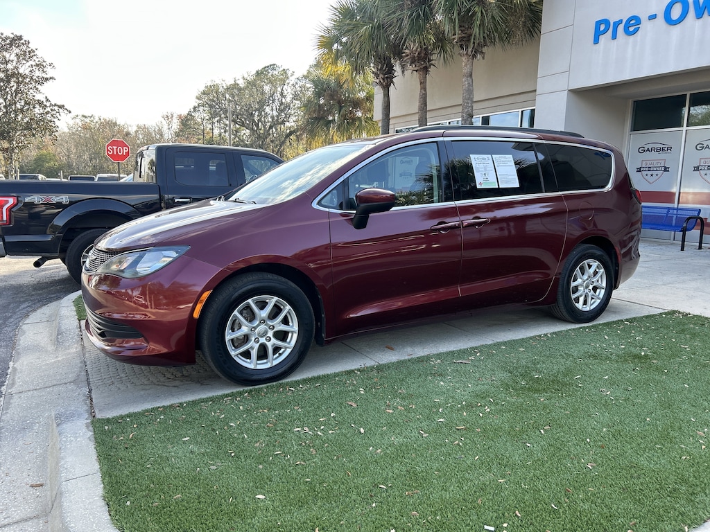 Used 2017 Chrysler Pacifica Touring Van
