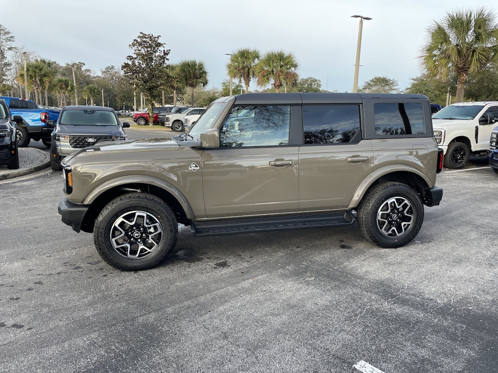 New 2025 Ford Bronco Outer Banks SUV