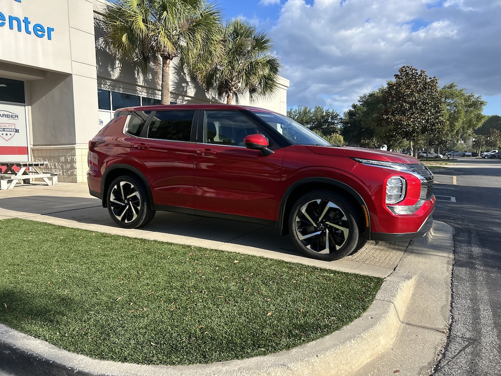 Certified 2022 Mitsubishi Outlander ES CUV