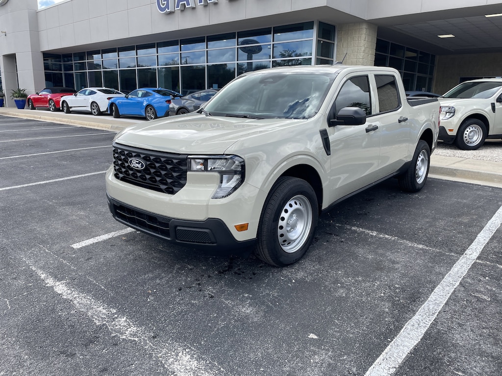 New 2025 Ford Maverick XL Truck SuperCrew