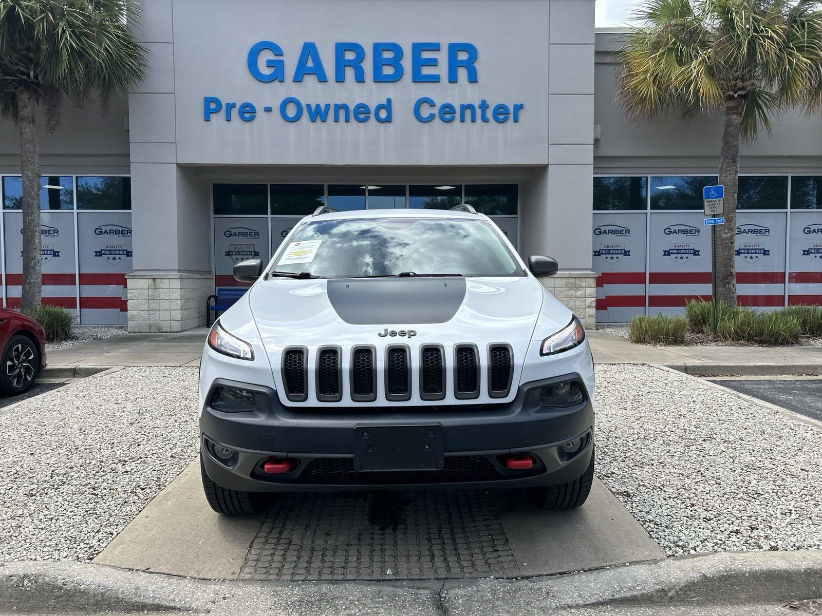 Used 2018 Jeep Cherokee Trailhawk with VIN 1C4PJMBX0JD529858 for sale in Green Cove Springs, FL