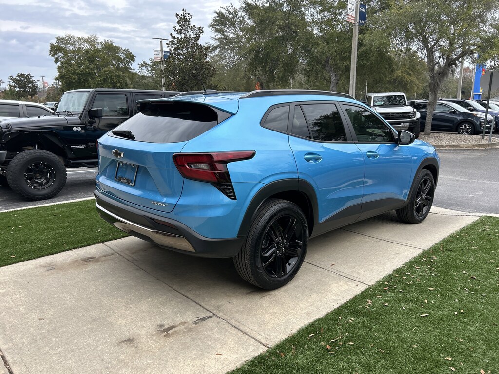Used 2025 Chevrolet Trax ACTIV SUV