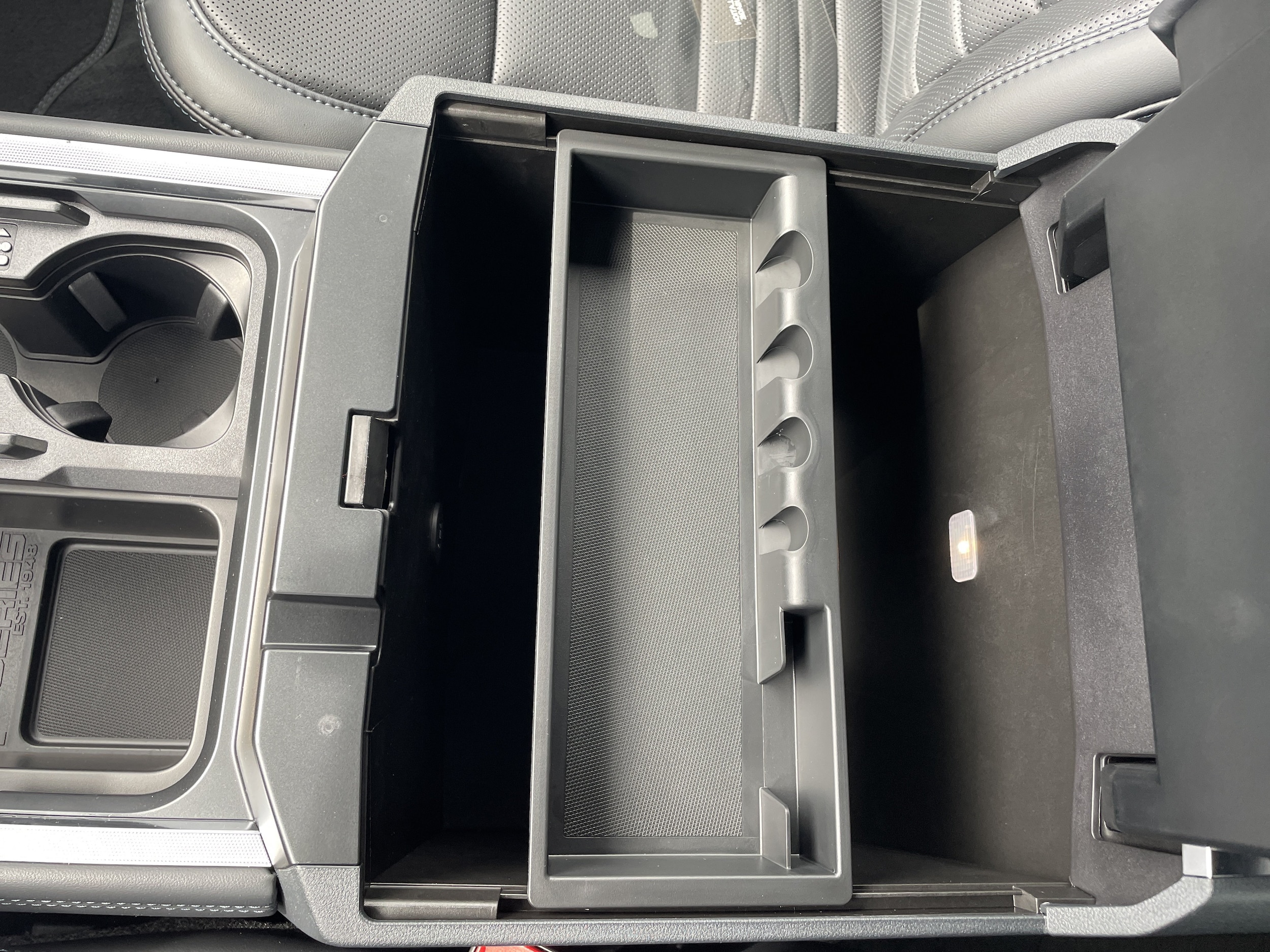 2026 Ford F-350 Super Duty Platinum - Photo 34