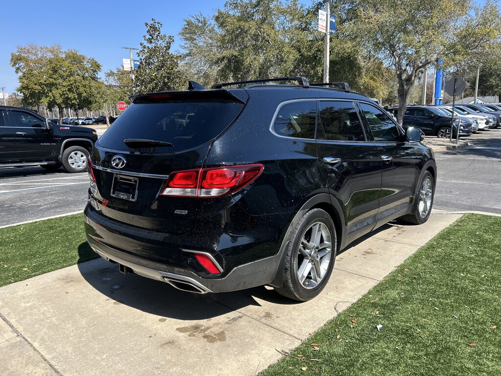 Used 2017 Hyundai Santa Fe SE Ultimate SUV