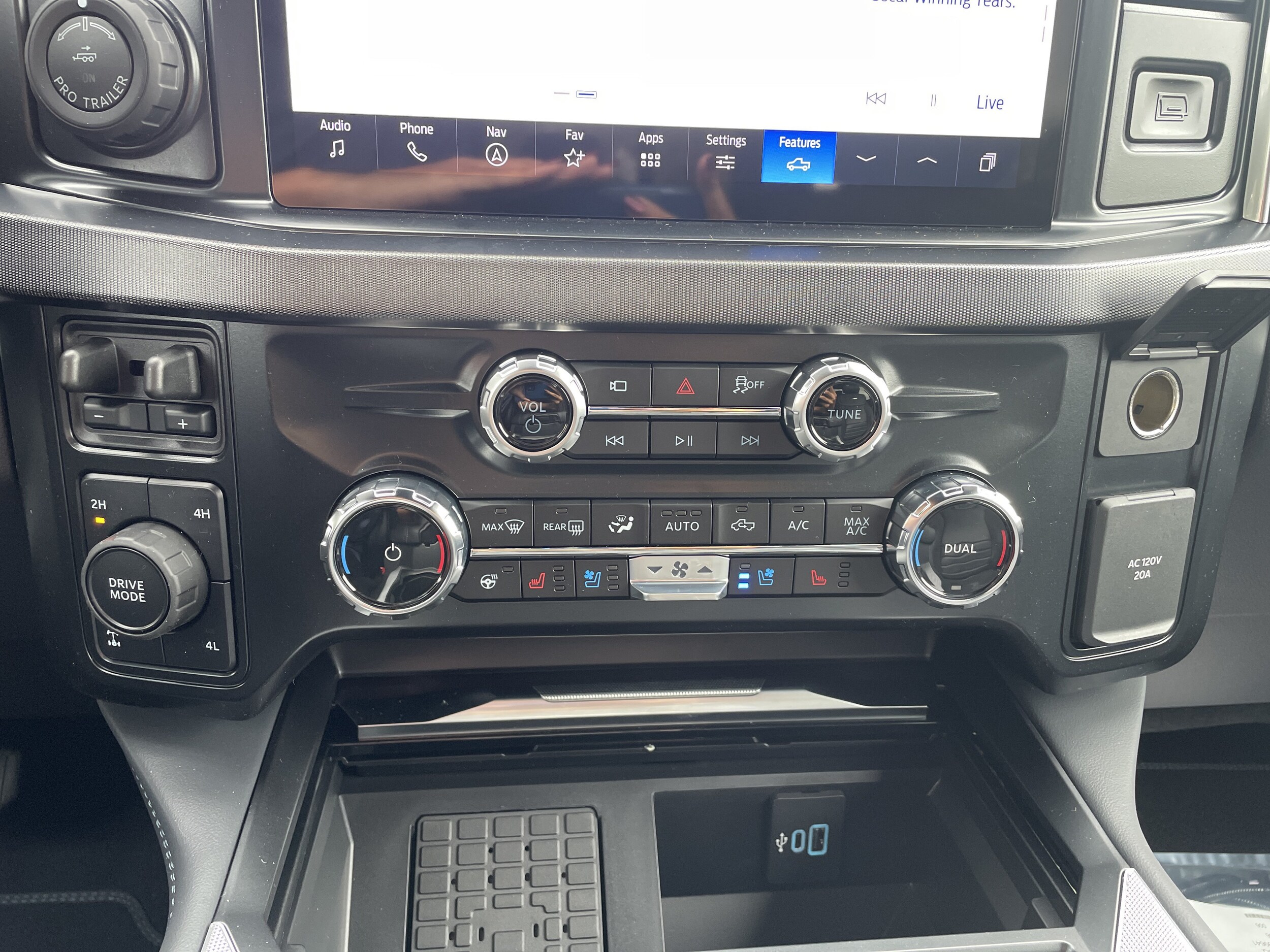 2026 Ford F-350 Super Duty Platinum - Photo 31