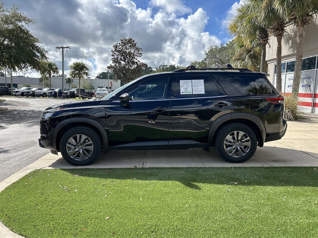 Used 2024 Nissan Pathfinder SV SUV